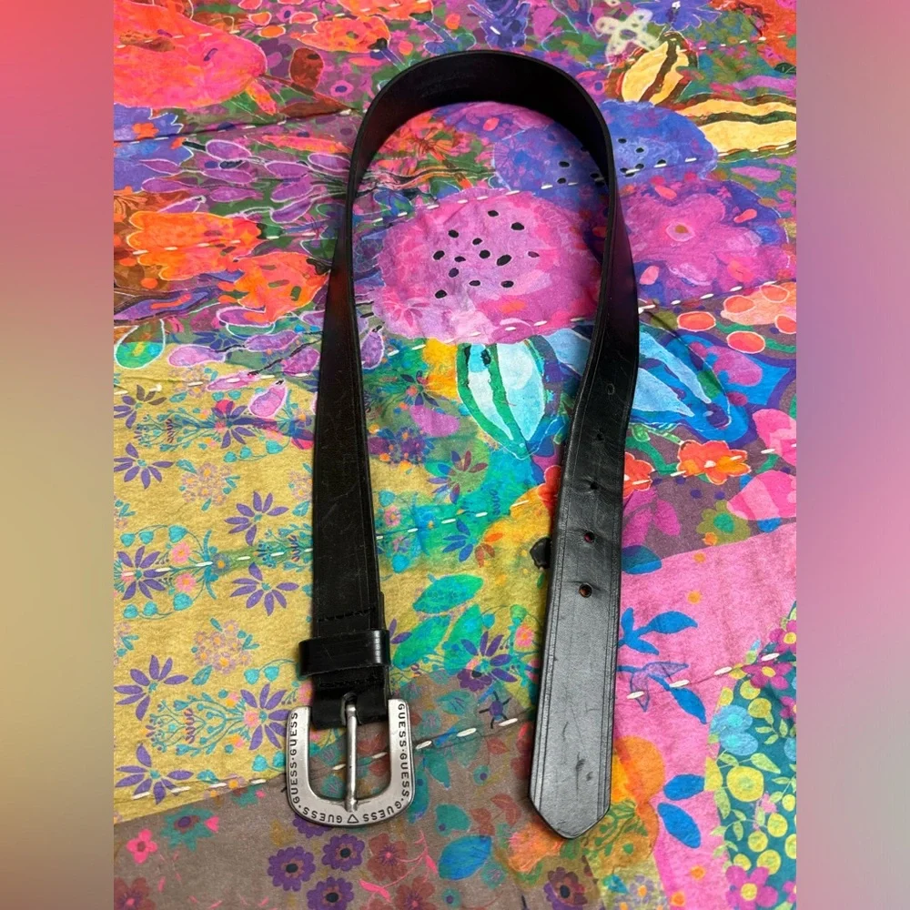 Guess ? USA Vintage Black Leather Belt Distressed Retro Silver Buckle Size M